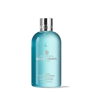 🌊 Dive into luxury with this refreshing Coastal Cypress & Sea Fennel Bath & Shower Gel! 🚿 Transform your shower routine with the invigorating scent of the sea. #ShowerGoals #LuxuryBathing #SeaB