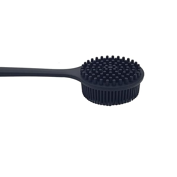 2b7c34c00d0d4190a796107343070440tplv-tulkllf4y5-origin-jpeg.jpeg Long handle silicone back scrubber for the ultimate shower experience! Say goodbye to rough scrubbing and hello to smooth, soft skin. Available in sleek black. #shower #skincare #bathandbody #softskin #selfcare