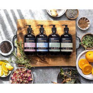 🌿✨ Keep your hands feeling fresh and clean with this invigorating Lemongrass & Ginger Hand Wash! 🍋🧼 500 ml pack of 3 - perfect for all you vegan babes out there! #