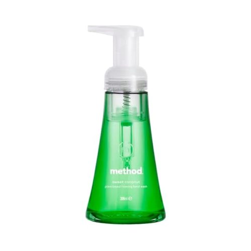 Get ready to pamper your hands with this luxurious foaming hand wash in a deliciously sweet coconut scent! With 300 ml of goodness, your hands will thank you. #handcare #coconutlove #foamingfun