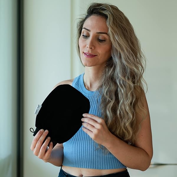 7cb84bf40a57471f85e337f47d2344ebtplv-tulkllf4y5-origin-jpeg.jpeg Get silky smooth skin with this exfoliating glove! Say goodbye to dead skin cells and ingrown hairs. Perfect for prepping for a tan or just getting rid of rough patches. Try it out in black! #skincare #exfoliate