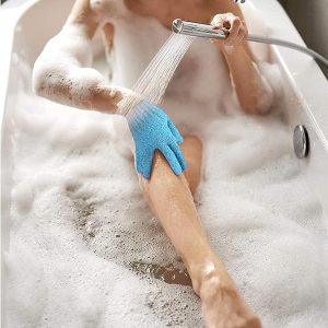 834df9f2d3e3472e9cba0cc71d8ef3c5tplv-tulkllf4y5-origin-jpeg.jpeg Get your glow on with these colorful exfoliating gloves! Say goodbye to dead skin and hello to smooth, radiant skin. Perfect for adults and kids alike. Available in blue, white, pink, and orange. #skincare #exfoliate