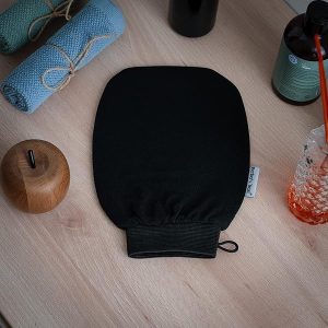 8d299fecb9174bf6aa42220af14c539dtplv-tulkllf4y5-origin-jpeg.jpeg Get silky smooth skin with this exfoliating glove! Say goodbye to dead skin cells and ingrown hairs. Perfect for prepping for a tan or just getting rid of rough patches. Try it out in black! #skincare #exfoliate