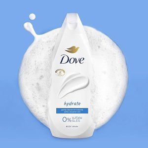 Get that glowing skin you've always wanted with this hydrating body wash! Infused with plant-based moisturizers, it will leave your skin feeling soft and smooth after just one shower. Say goodbye to dry skin with this 720 ml bottle!
