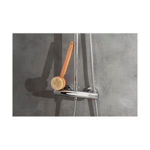 Get your skin glowing with this must-have wooden body brush! The removable handle makes it easy to exfoliate from head to toe in the shower. Say hello to smooth, radiant skin! ✨🚿 #showeressential #glow