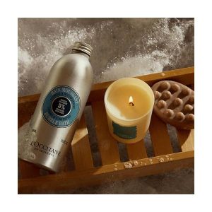 Luxurious Shea Butter Bubble Bath for all skin types! 🛁 Enriched with Shea Butter, vegan, and 98% biodegradable. Treat yourself to a clean beauty experience! #skincare #bubblebath #luxury