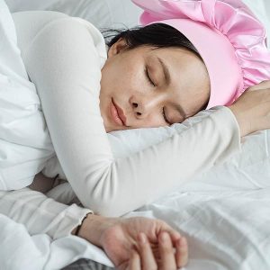 94331fb3f3784e6ca934873587e05cebtplv-tulkllf4y5-origin-jpeg.jpeg Sleep in style with this satin hair bonnet! Protect your hair while you sleep with this soft and comfortable cap. Say goodbye to frizzy hair and hello to beautiful hair days ahead! Available in sleek black.