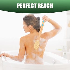 bfce02d23ebe4bdd908628f6f55d0b25tplv-tulkllf4y5-origin-jpeg.jpeg Get smoother skin and relax in the shower with this 43cm long wooden double-sided back scrubber! Soft and stiff bristles exfoliate your skin for a spa-like experience. #skincare #selfcare #showeressential