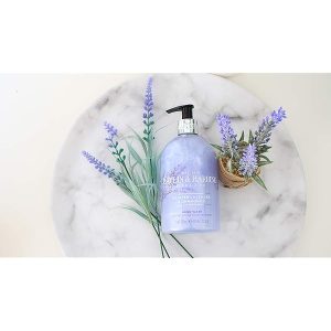 c378bc28bf6a4afb97b15bc1fe1ecc88tplv-tulkllf4y5-origin-jpeg.jpeg ✨ Treat yourself with this calming English Lavender and Chamomile Hand Wash! 🌿 500 ml in each pack of 3, perfect for keeping your hands clean and feeling refreshed. 🧼 Plus, it's vegan friendly
