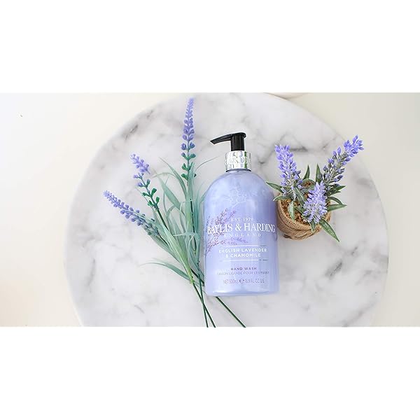 c378bc28bf6a4afb97b15bc1fe1ecc88tplv-tulkllf4y5-origin-jpeg.jpeg ✨ Treat yourself with this calming English Lavender and Chamomile Hand Wash! 🌿 500 ml in each pack of 3, perfect for keeping your hands clean and feeling refreshed. 🧼 Plus, it's vegan friendly