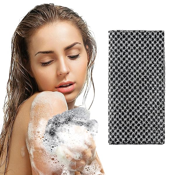 🌿 Level up your skincare routine with this Japanese exfoliating towel! 🧖‍♀️ Say goodbye to dead skin and hello to soft, smooth skin with this extra long washcloth. The 3D texture and fluffy foam