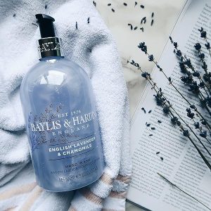 cd4664679c164723a71e1242c3e18a67tplv-tulkllf4y5-origin-jpeg.jpeg ✨ Treat yourself with this calming English Lavender and Chamomile Hand Wash! 🌿 500 ml in each pack of 3, perfect for keeping your hands clean and feeling refreshed. 🧼 Plus, it's vegan friendly