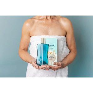 d93b0797b9df413291ee20a87ec5012ctplv-tulkllf4y5-origin-jpeg.jpeg Get that luxurious glow with this creme bath oil! Cleanses and nourishes your skin in just 125 ml 🛁✨ #luxuryskincare #bathtime