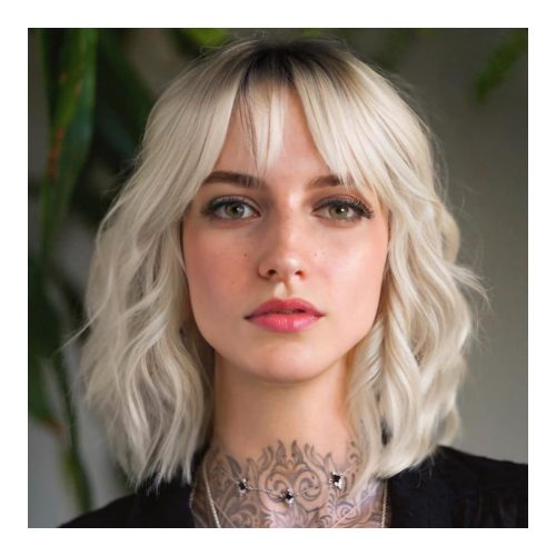 🌟Get the perfect TikTok-ready look with this trendy short ombre blonde wig! 💁‍♀️ Rock a dark blonde bob with fringe, neck-length waves, and natural-looking dark roots. Perfect for fancy dress or