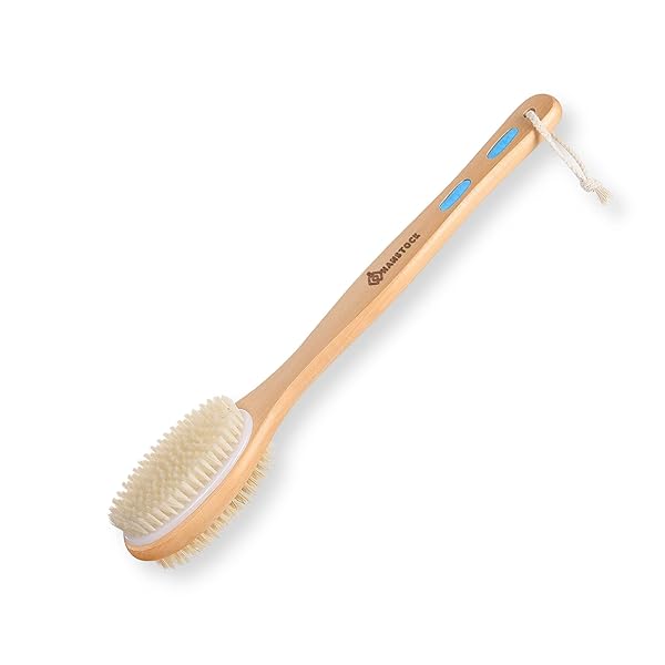 dd4ee22e751a462d8d9d7f5ba5f1b650tplv-tulkllf4y5-origin-jpeg.jpeg Get smoother skin and relax in the shower with this 43cm long wooden double-sided back scrubber! Soft and stiff bristles exfoliate your skin for a spa-like experience. #skincare #selfcare #showeressential