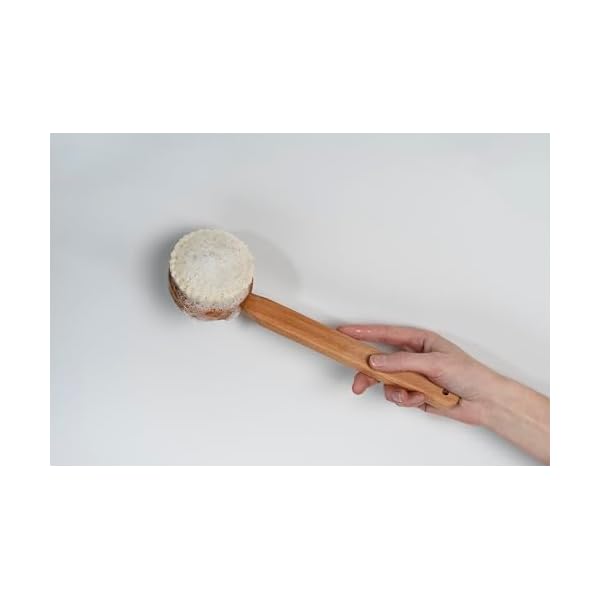 Get your skin glowing with this must-have wooden body brush! The removable handle makes it easy to exfoliate from head to toe in the shower. Say hello to smooth, radiant skin! ✨🚿 #showeressential #glow