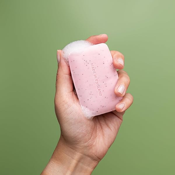 Get flawless skin with this Salicylic Acid Scrub Soap! Say goodbye to blemishes and hello to smooth, soft skin. Exfoliate your pores and reveal your natural beauty! #skincare #beauty #smoothskin