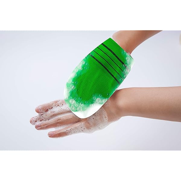 Get glowing skin with these Korean exfoliating washcloths! Say goodbye to dead skin, calluses, and blackheads. Cleanse your pores and reduce acne breakouts with this set of 8 scrubbing cloths. #skincare #