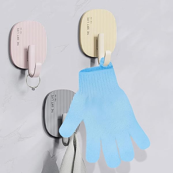 Get glowing skin with these bamboo exfoliating gloves! Say goodbye to ingrown hair and dead skin for a spa-like experience in the shower. Perfect for exfoliating and massaging your way to smooth, radiant skin. 💙 #sk