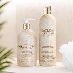 Transform your hand washing routine with this luxurious Pink Blossom and Lotus Flower Hand Wash! 🌸🌿 Pack of 3, perfect for staying clean and fresh all day. 🧼✨ #veganfriendly #handcare
